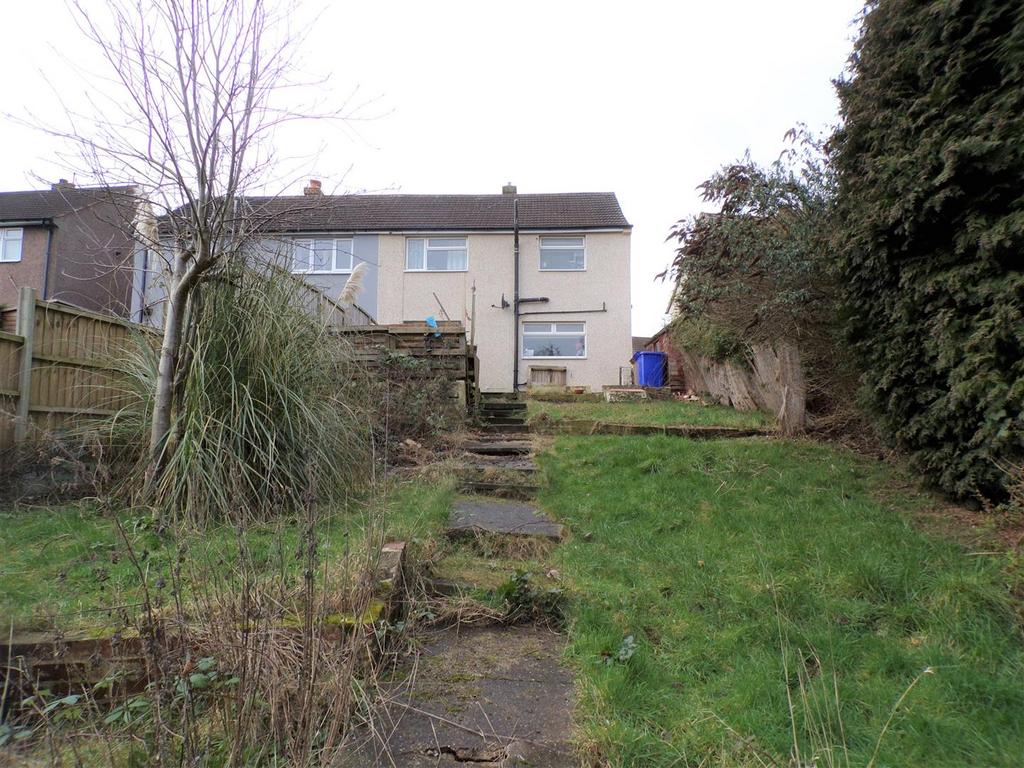 Queensway, Rugeley 3 bed semidetached house £135,000