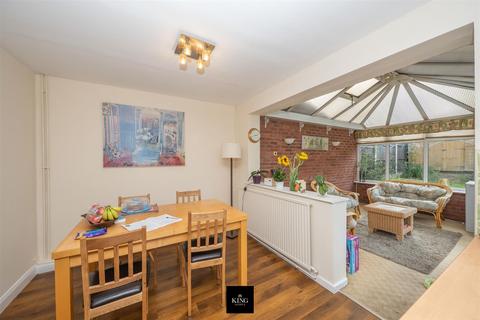 2 Gunners Lane, Studley, B80 7LX