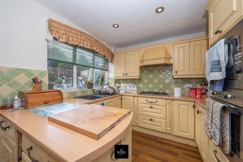 2 Gunners Lane, Studley, B80 7LX