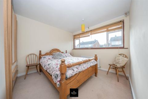 2 Gunners Lane, Studley, B80 7LX