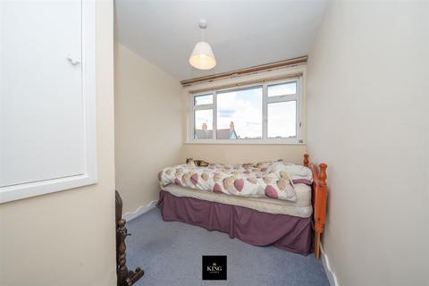 2 Gunners Lane, Studley, B80 7LX