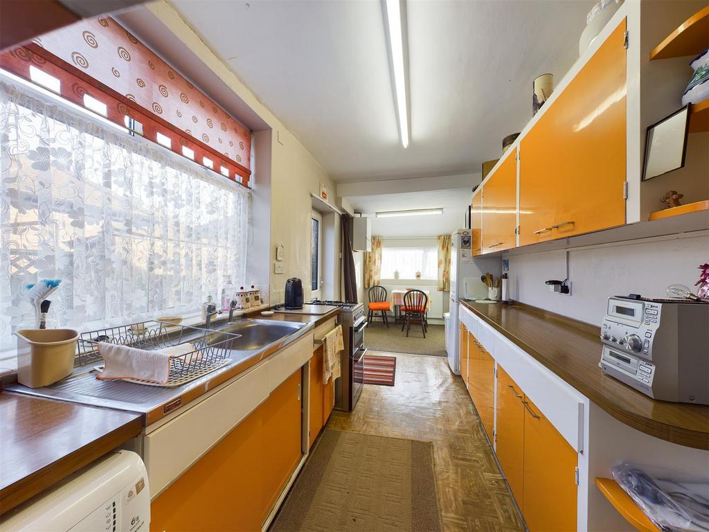 Kitchen: