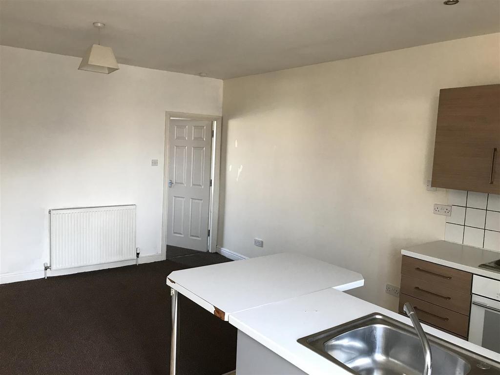 Nottingham Road, Borrowash, Derby 1 bed flat £560 pcm (£129 pw)