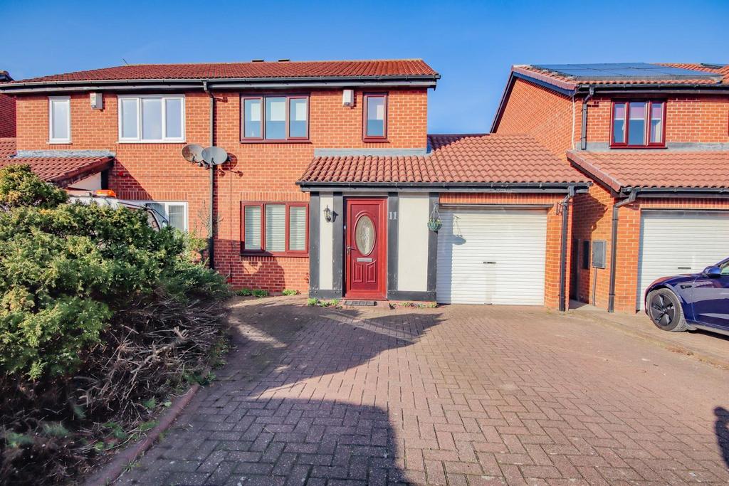 Melford Grove, Ingleby Barwick... 3 bed semidetached house £156,000
