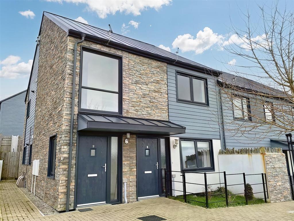 Silver Birch Crescent, Bodmin, PL31 1 bed £650 pcm (£150 pw)