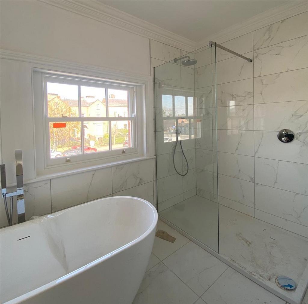 Main bathroom