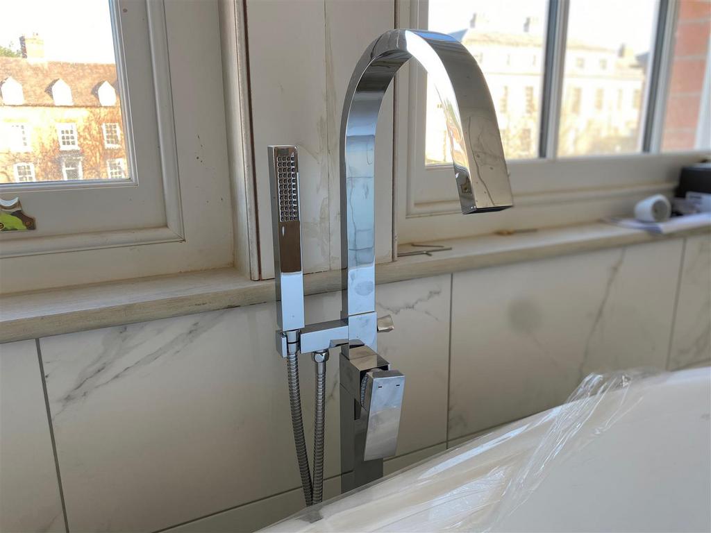 Main bathroom