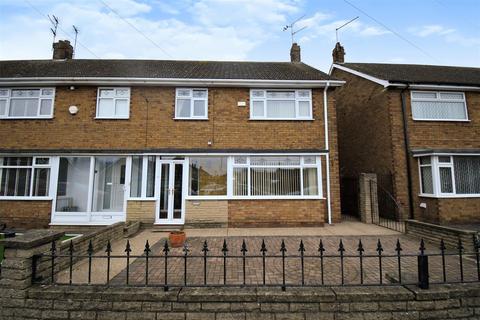 3 bedroom end of terrace house for sale - Sutton House Road, Hull
