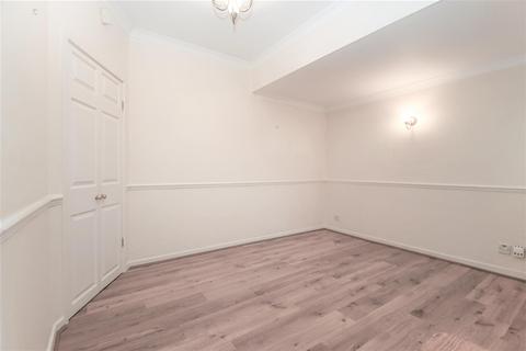3 bedroom end of terrace house for sale - Sutton House Road, Hull