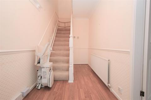 3 bedroom end of terrace house for sale - Sutton House Road, Hull