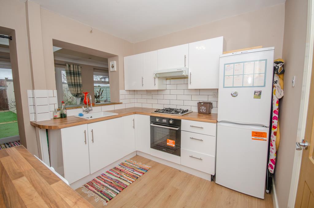 Kitchen pic 2.jpg