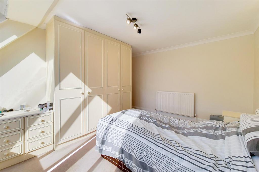 5 Bedroom 2-0.jpg