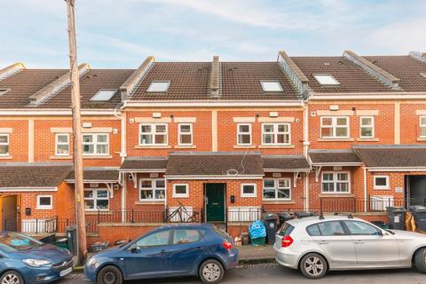 8, Berkeley Place Cotswold Road, Bedminster, Bristol, BS3 4NR