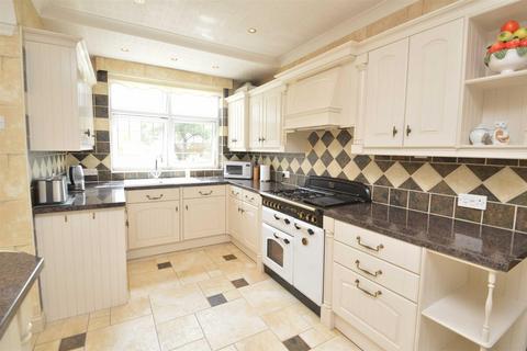 5 bedroom bungalow for sale, Whitney Avenue, Redbridge, IG4 5PN