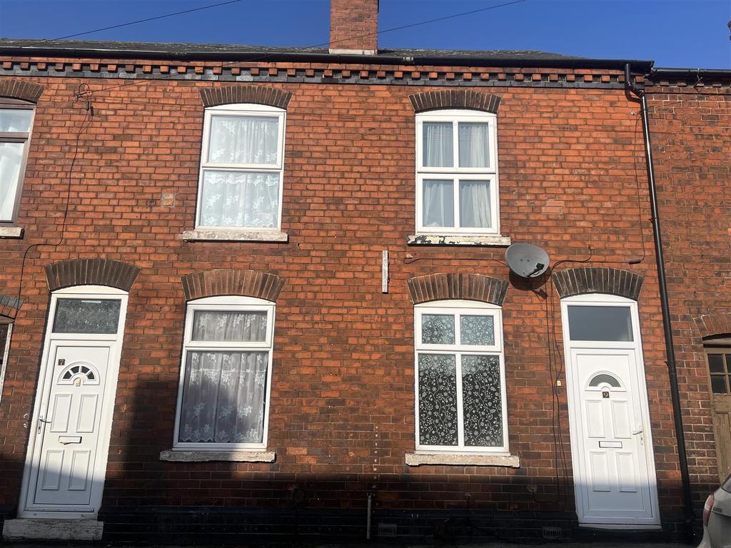 Queen Mary Street, Palfrey, Walsall 2 bed terraced house £695 pcm (£