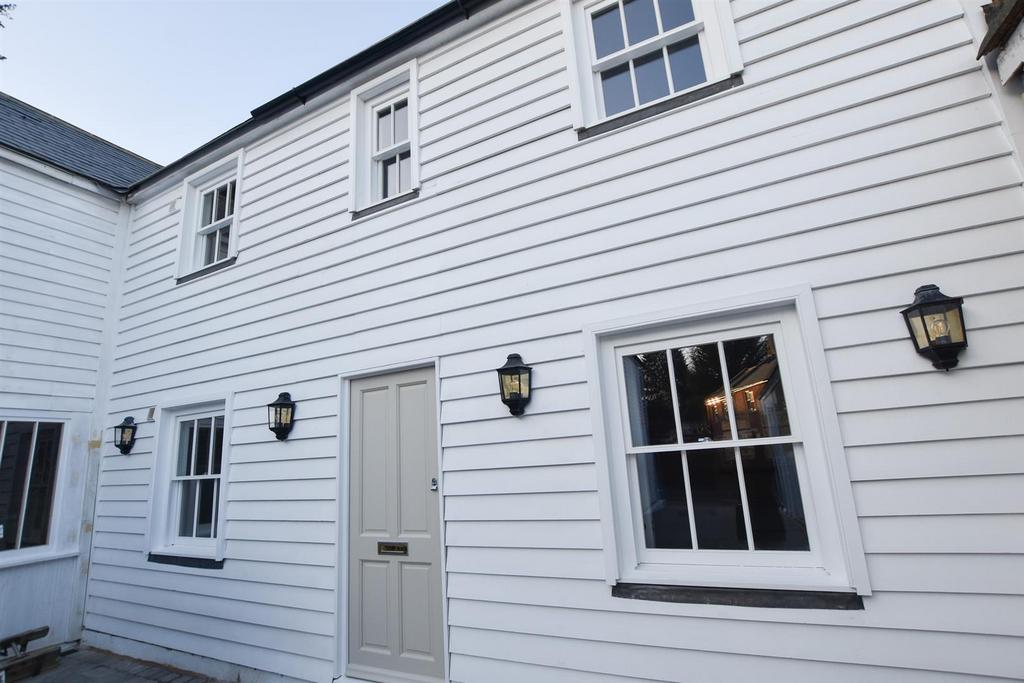 Gillsmans Hill, St. LeonardsOnSea 2 bed semidetached house for sale £300,000