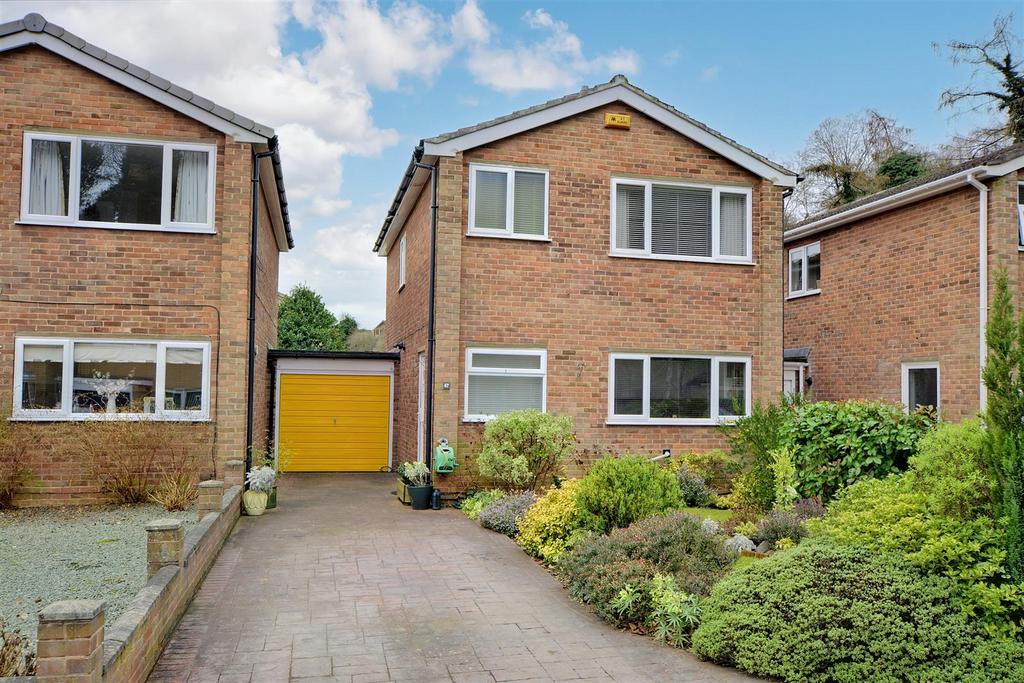 Leamington Drive, Beeston, Nottingham 3 bed link detached house £340,000