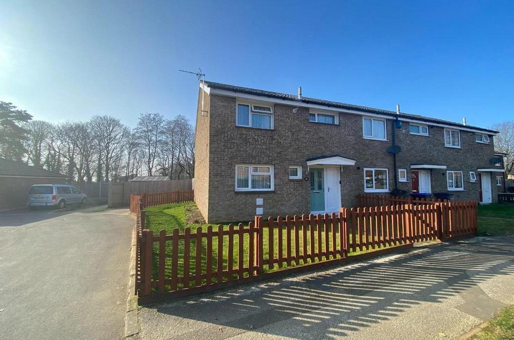 Greatmeadow, Blackthorn, Northampton NN3 3 bed end of terrace house £210,000