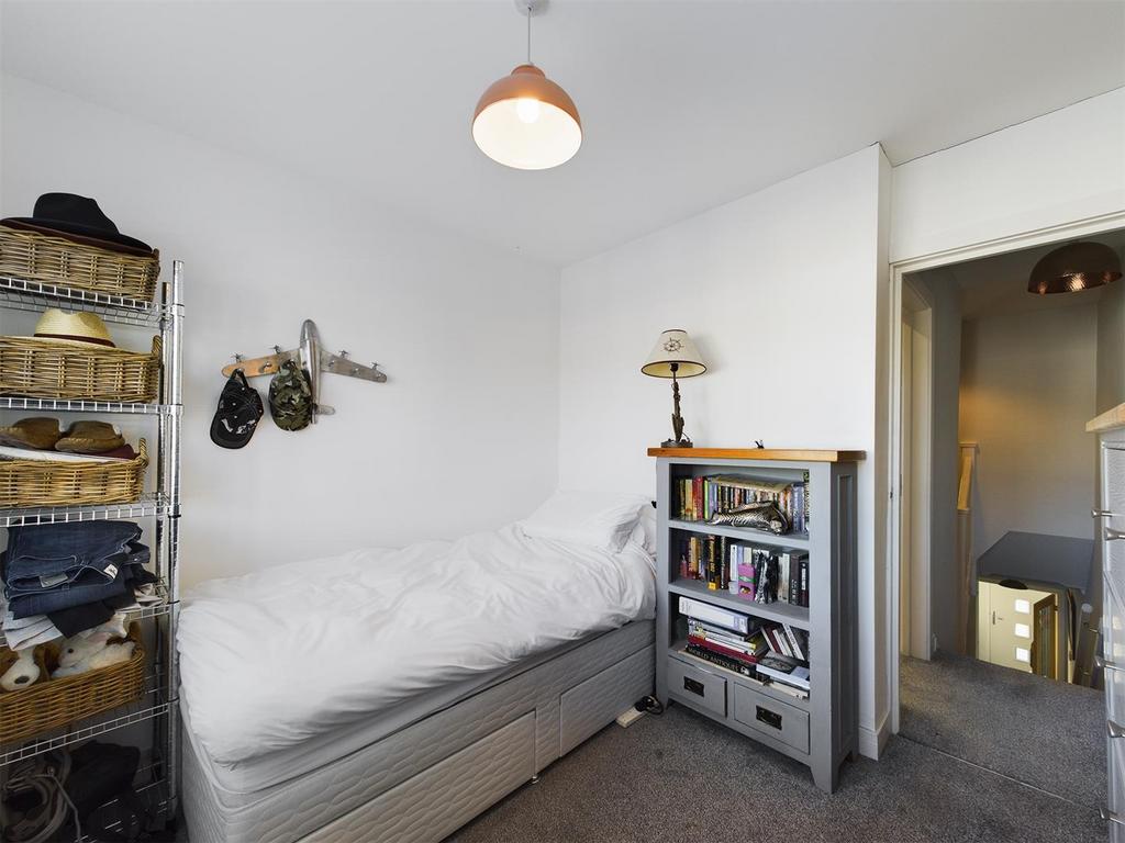 Bed3a.jpg