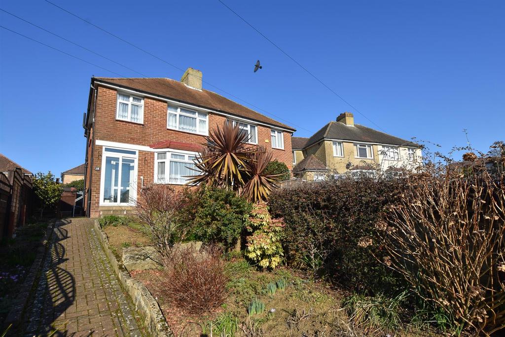 Battle Crescent, St. LeonardsOnSea 3 bed semidetached house for sale