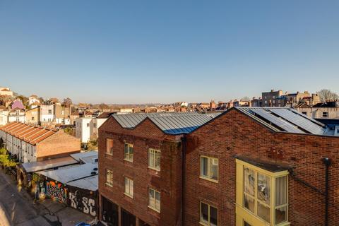 2 bedroom flat for sale - Armidale Place, Montpelier