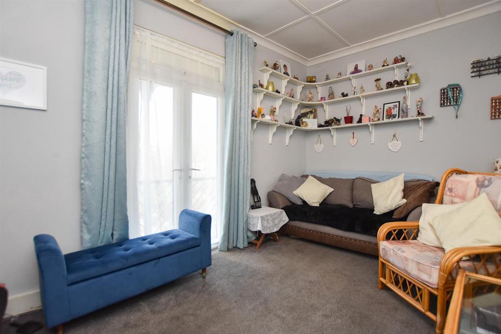 St. Marys Road, Hastings 4 bed end of terrace house £275,000