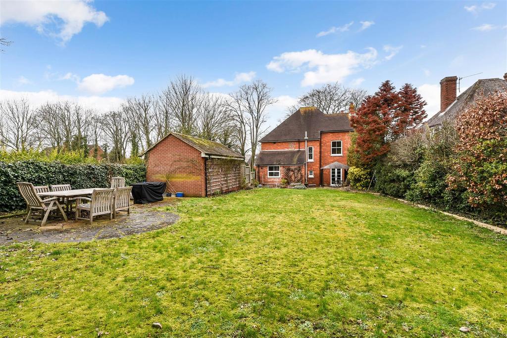 Winchester Road, Andover 4 bed detached house for sale £765,000