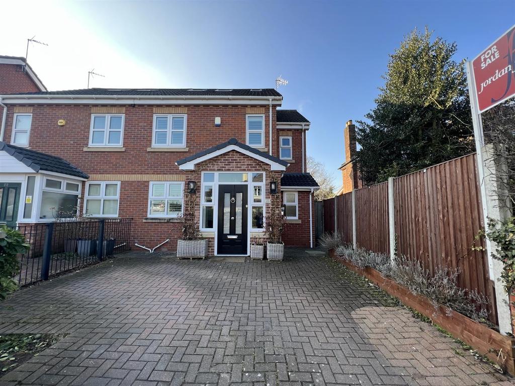 Hall Road, Bowdon, Altrincham 4 bed semidetached house £625,000