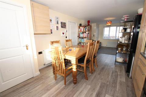 28 Bunker Square, Exeter, EX2 7SH