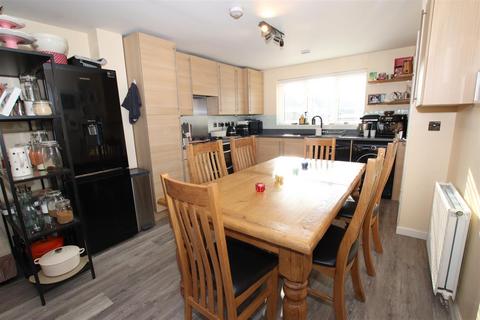 28 Bunker Square, Exeter, EX2 7SH