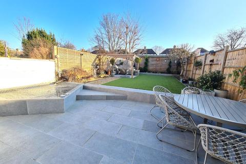 14 Westcroft Road, Carshalton, SM5 2TG
