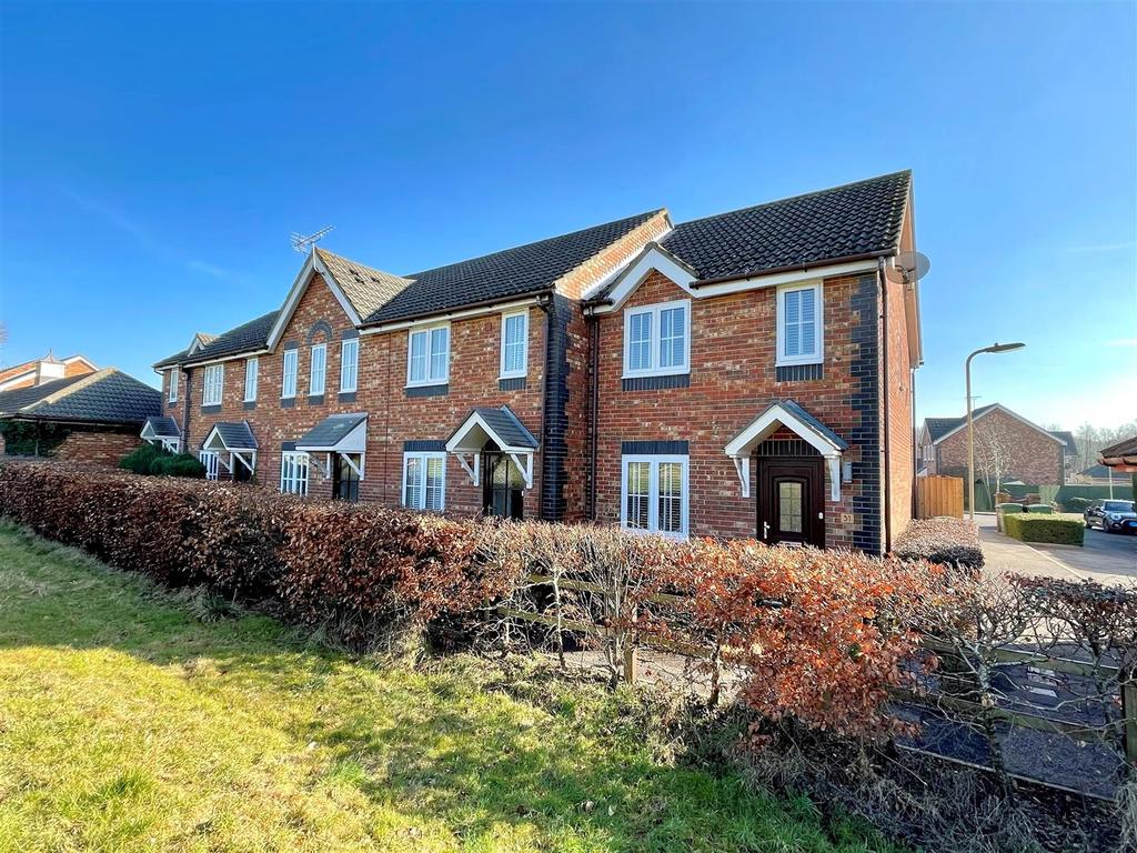 Rosemary Gardens, Whiteley 2 bed end of terrace house £310,000