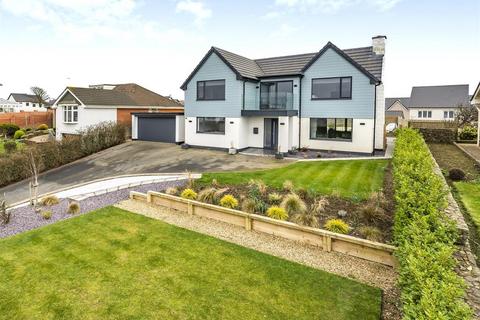 95 Bay View Road, Northam, Bideford, EX39 1BJ