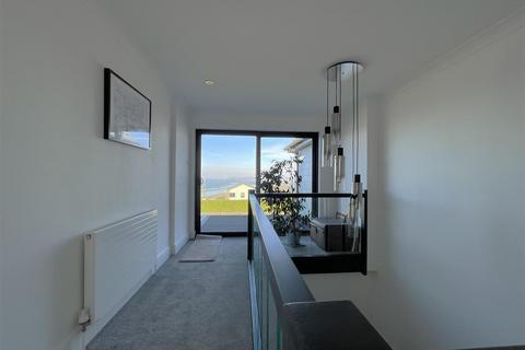 95 Bay View Road, Northam, Bideford, EX39 1BJ