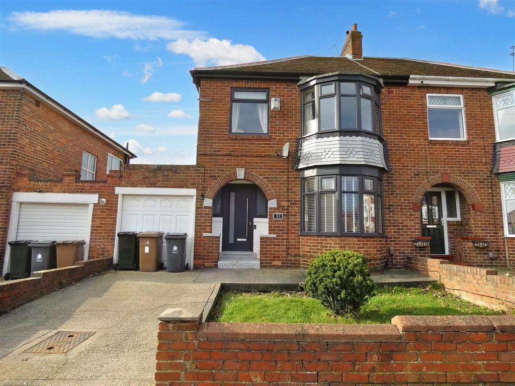 Glendale Avenue, North Shields 3 bed semidetached house £289,950