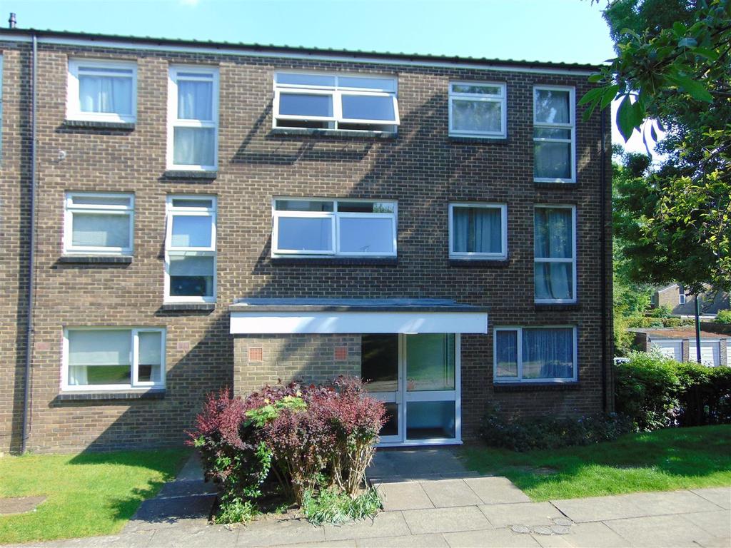 Woodpecker Mount, Pixton Way, Forestdale 1 bed apartment £1,100 pcm (£254 pw)