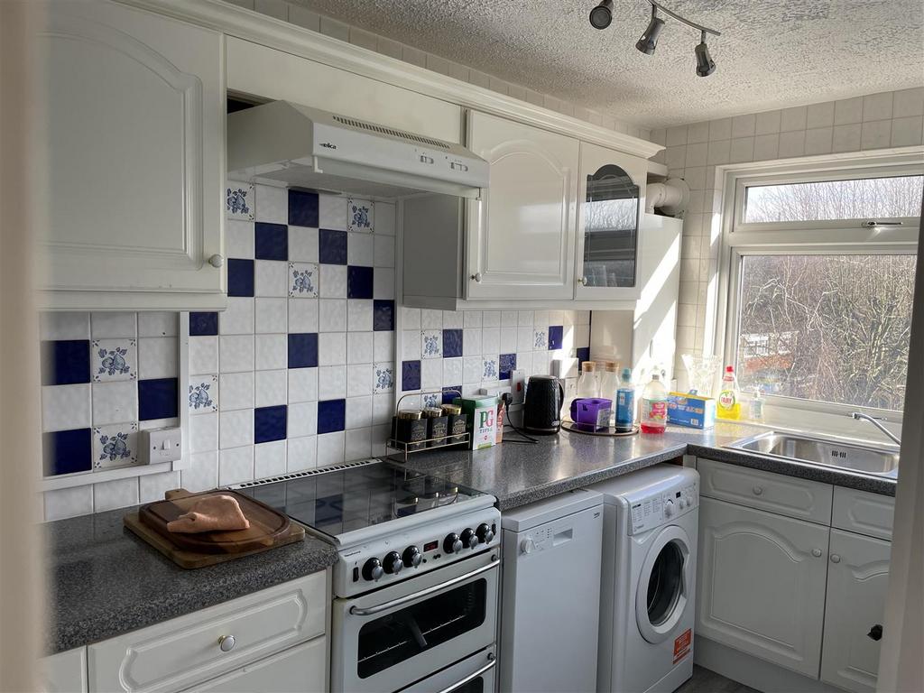 Woodpecker Mount, Pixton Way, Forestdale 1 bed apartment £1,100 pcm (£254 pw)