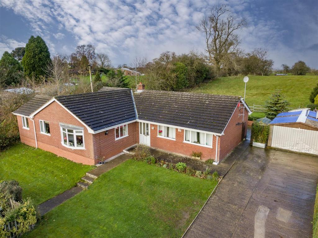 Welsh Frankton, Whittington, Oswestry 5 bed detached bungalow £360,000