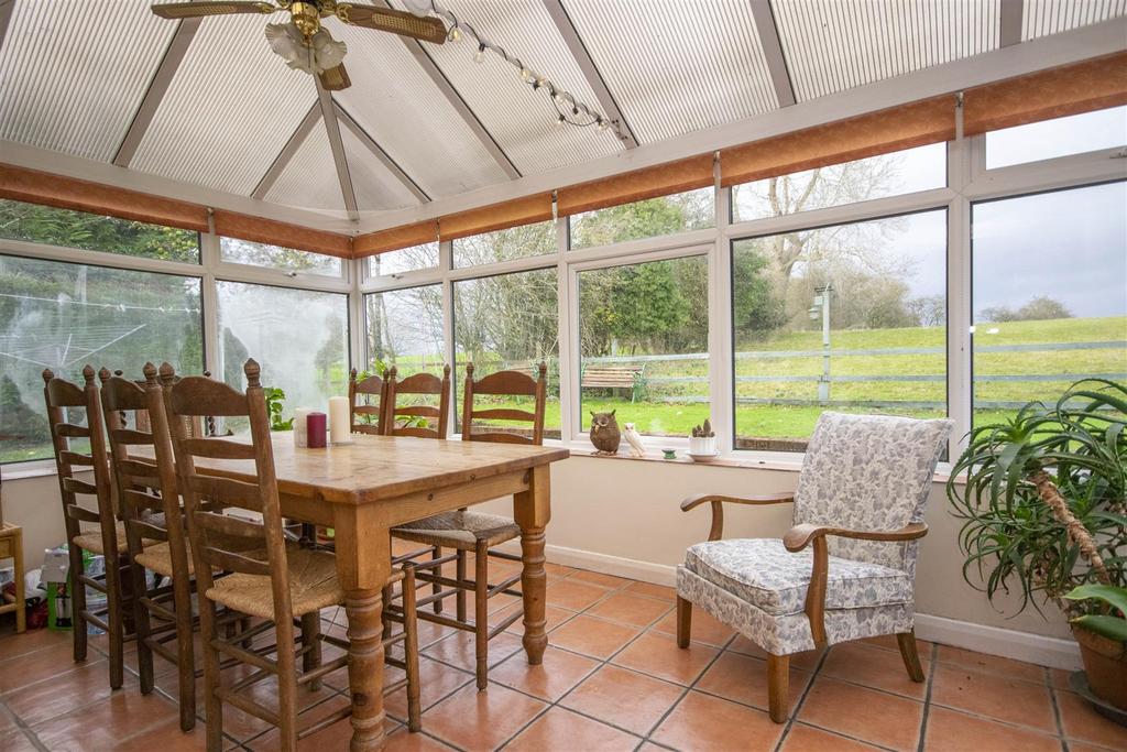 Welsh Frankton, Whittington, Oswestry 5 bed detached bungalow £360,000