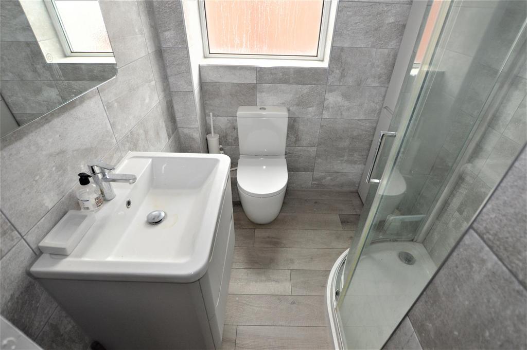 Suffolk Close, London Colney 4 bed detached house £2,250 pcm (£519 pw)