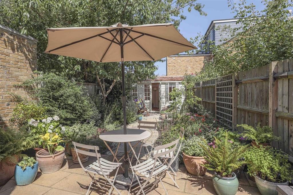 Field Lane, Teddington 2 bed semidetached house £995,000