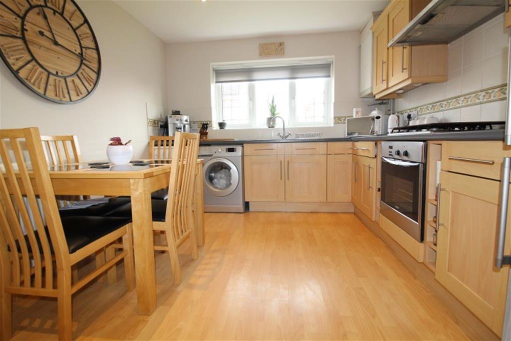 Fulneck Mews, Leeds, LS28 8SA 3 bed semidetached house £1,199 pcm (£