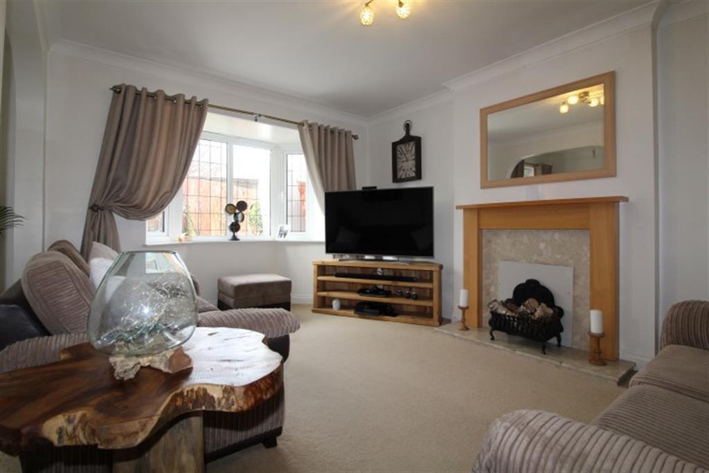 Fulneck Mews, Leeds, LS28 8SA 3 bed semidetached house £1,199 pcm (£