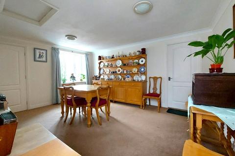 36 Cheyne Garth, Hornsea, HU18 1BF
