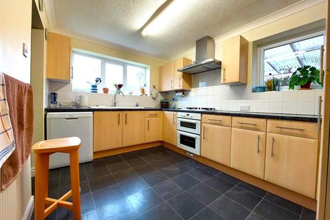 36 Cheyne Garth, Hornsea, HU18 1BF
