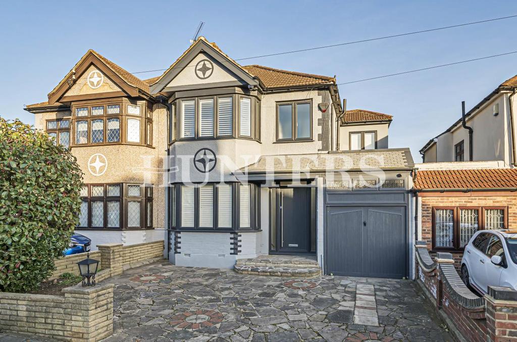 Goodwood Avenue, Hornchurch 4 bed semidetached house £650,000