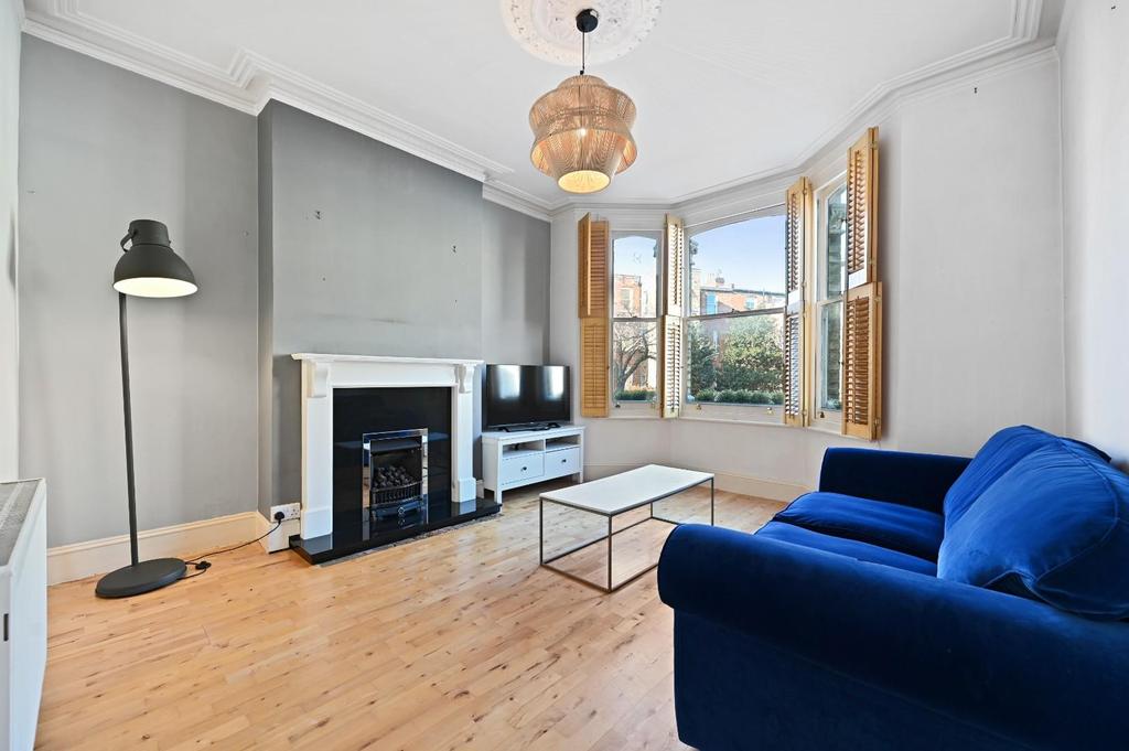 Irving Road, London W14 1 bed flat £1,998 pcm (£461 pw)