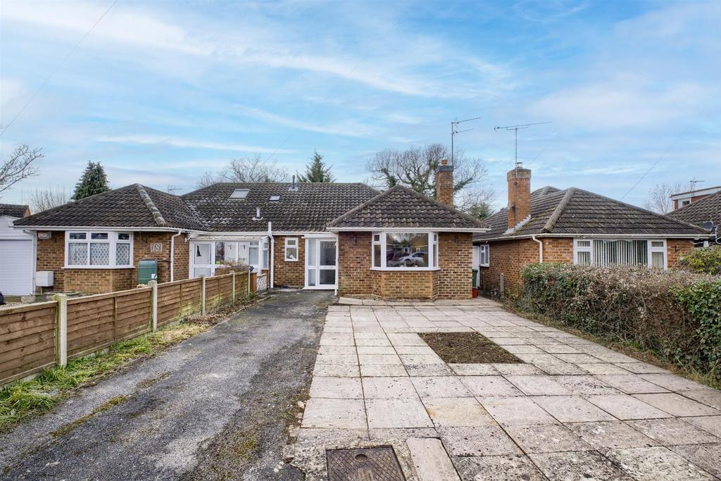 Cameron Close, Leamington Spa 2 bed semidetached bungalow £350,000