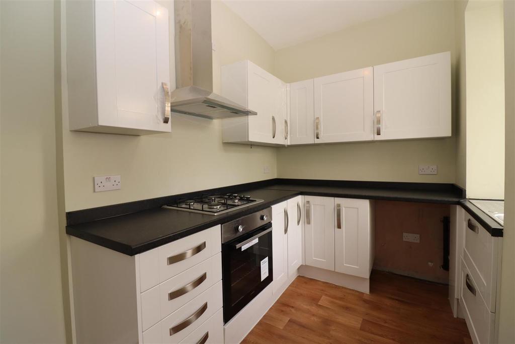 Spring Street, Rishton, Blackburn, BB1 4LL 3 bed terraced house £525 pcm (£121 pw)