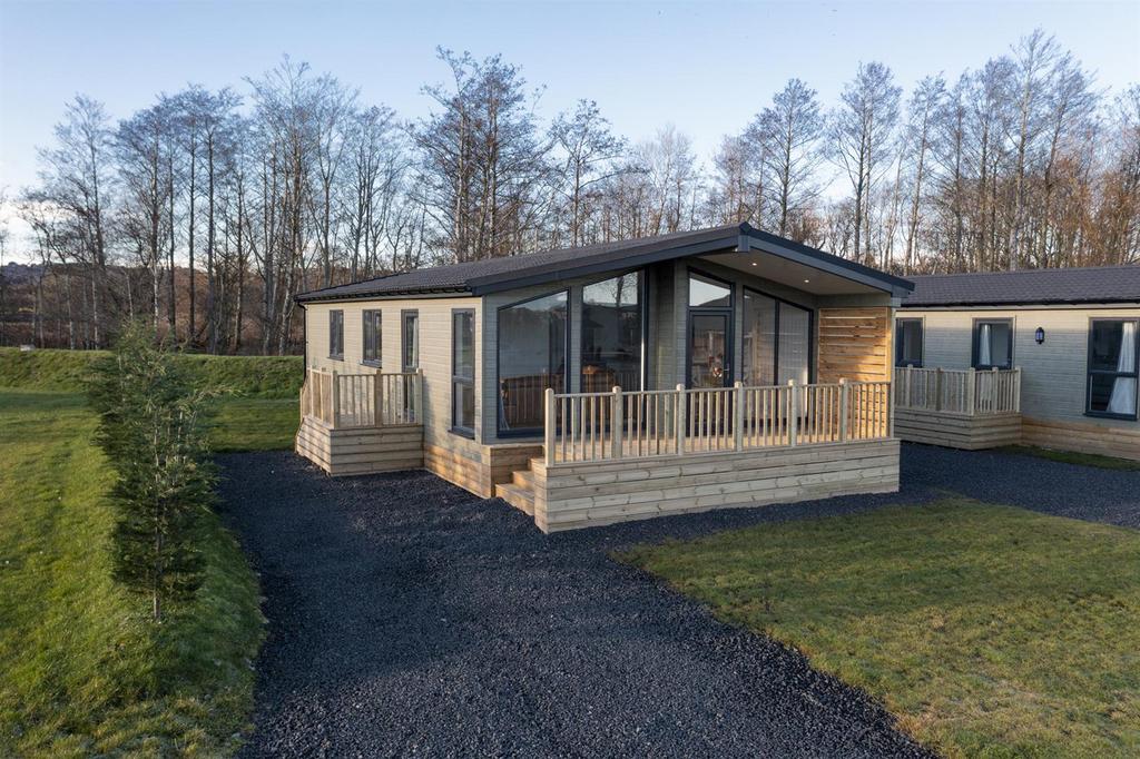 Show Lodge External